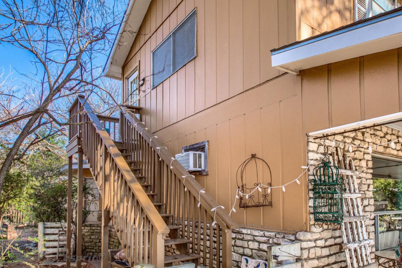 Binky'S Nest Apartment Fredericksburg Exterior photo
